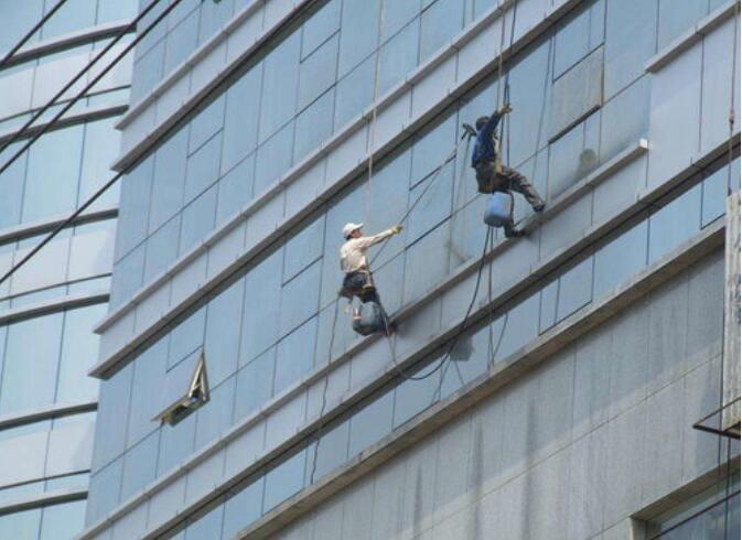 高空外墙要怎么去清洗