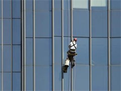 高空外墙如何清洗才能更加安全有效？