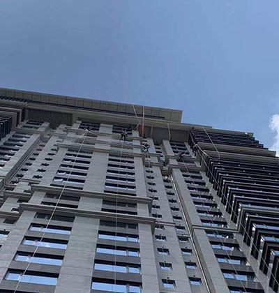 成都辛勤介绍高空外墙清洁方式(图2)