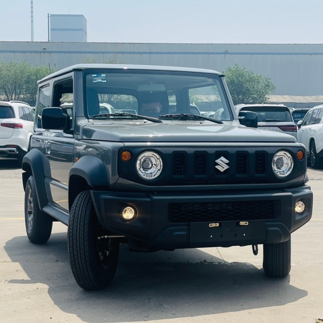 那里可以买到铃木吉姆尼天津港现车库存最低10多万提车可分期(图2)