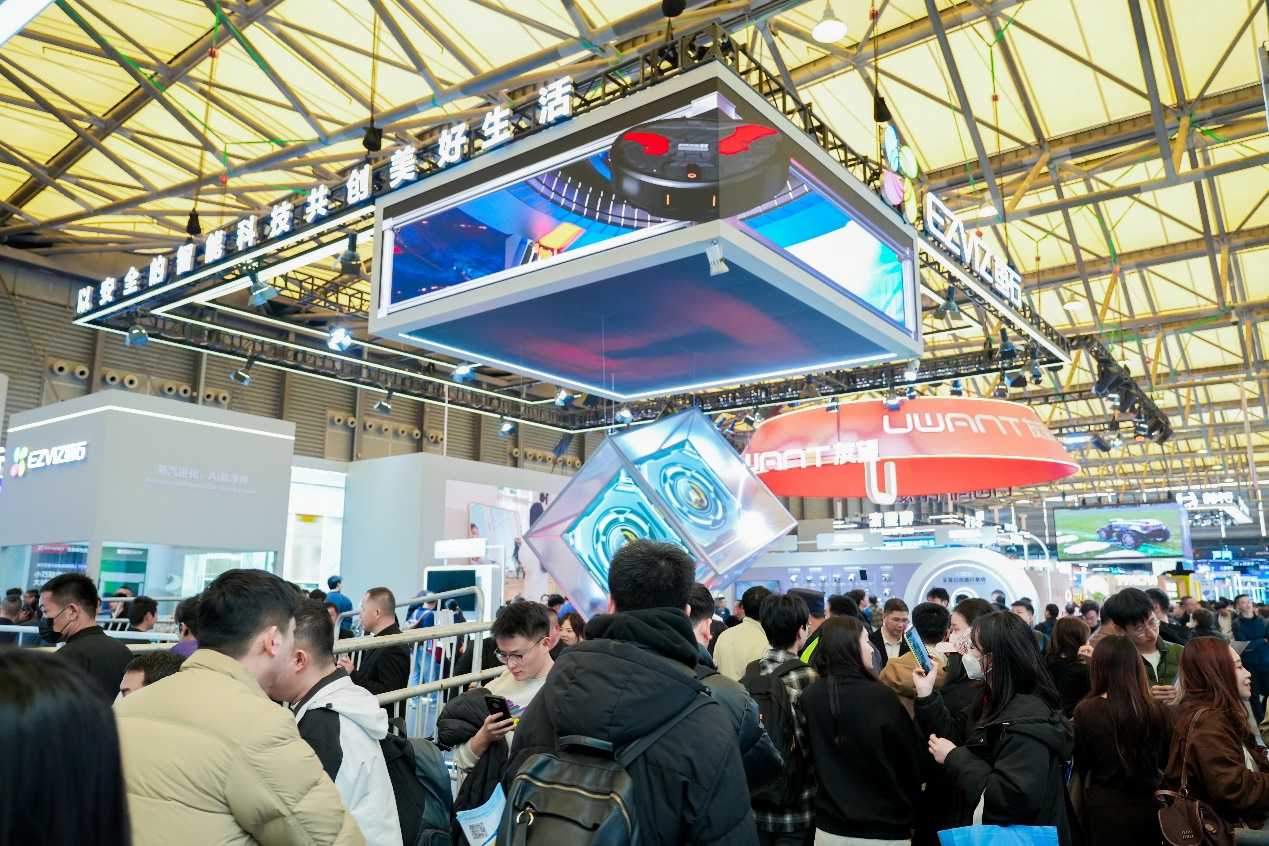 萤石Stella星辰系列震撼发布！全球首创双擎双热活水洗地解锁AI清洁新高度(图1)