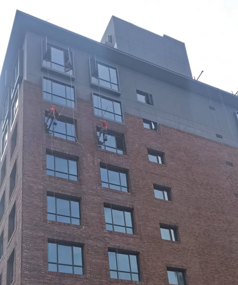 临县组织人大代表对2024年度民生实事项目和重点项目进行视察