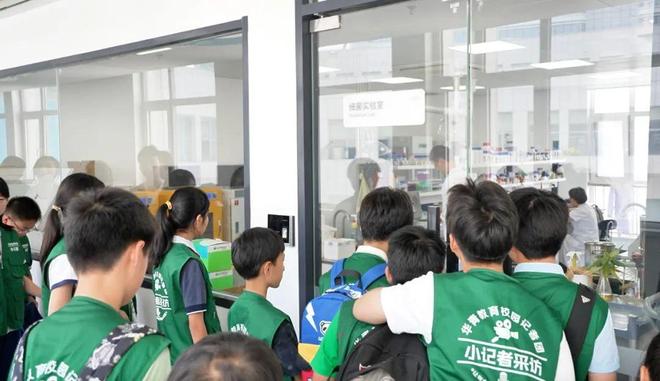小记者探科技探秘生命密码：走进生物实验室感受“神奇微生物”的独特魅力(图5)