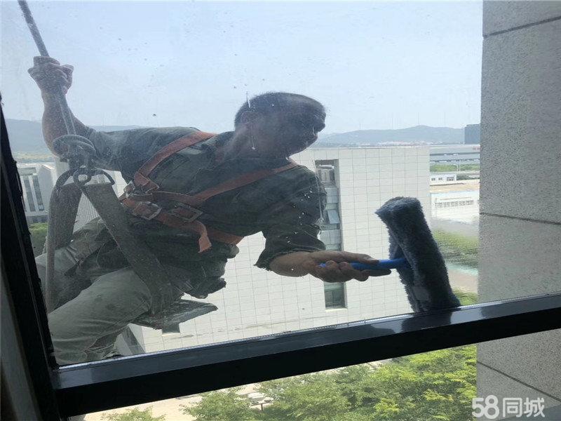 专业的保洁外包公司怎么选？2026年上海市场值得关注的三家实力服务商(图1)