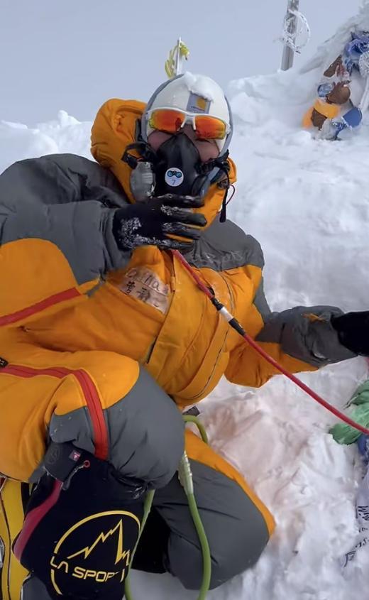 登山者管静去世年仅38岁是登顶珠峰倒立世界第一人原因惋惜(图5)