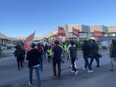 当华人移民成为“剥削者”(图6)