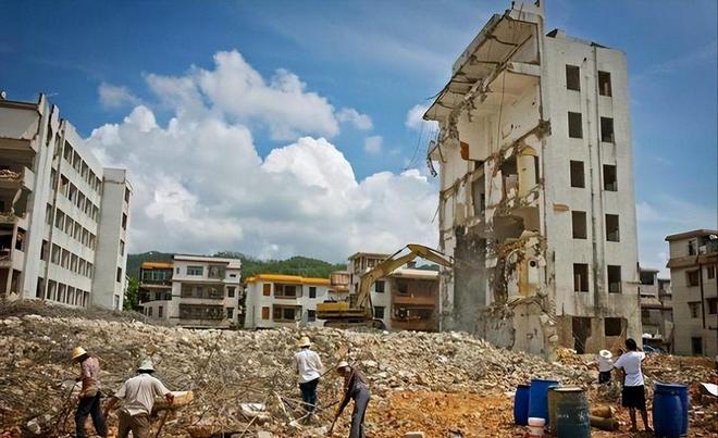 曹德旺预言成真了？我国二三十层的电梯房或将面临同一个结局？(图13)