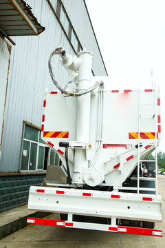 “大鹏展翅”股价暴涨超1666%N大鹏新股上市首日换手率超96%