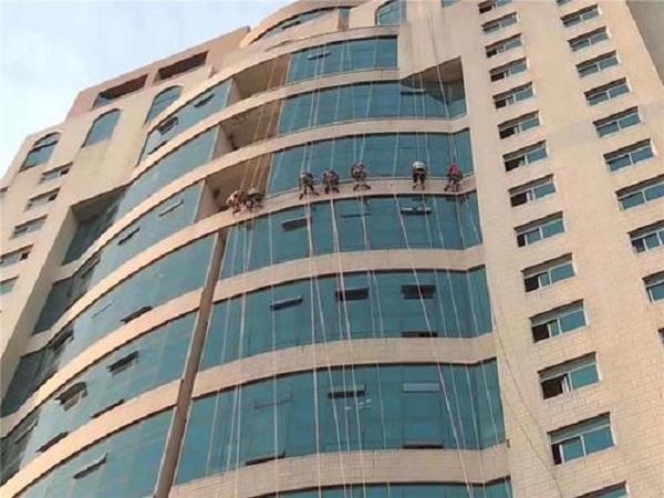 莲都给27公里老旧污水管网“焕新”(图1)