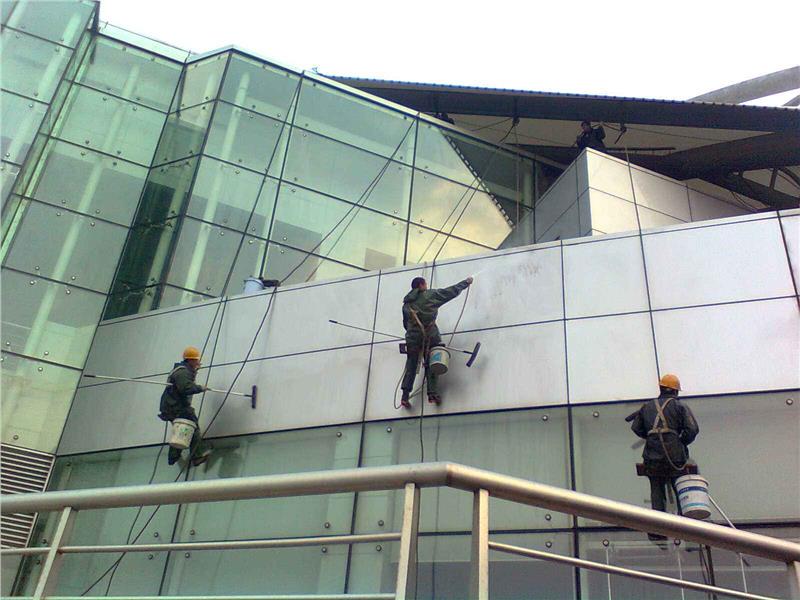 清洁服务公司密云区大楼外墙清洗施工(图3)